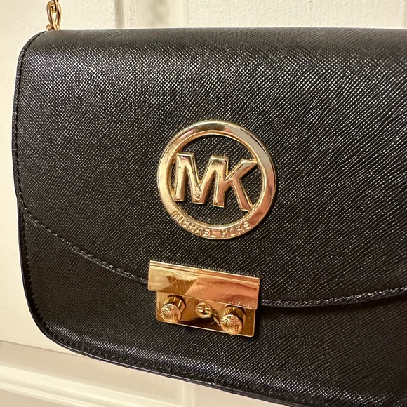 Michael Kors gold chain crossbody bag - Picture 2 of 3